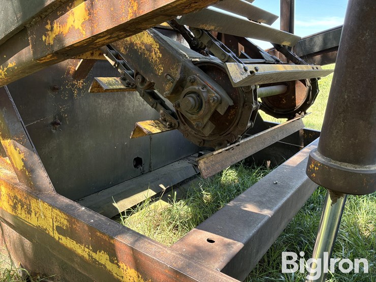 soil-mover-90-e-pull-type-scraper-image-12