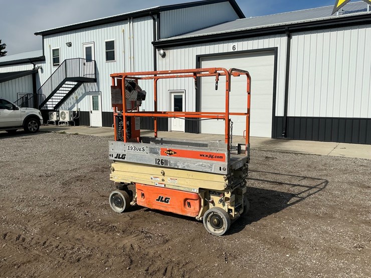 2006-jlg-1930es-image-2