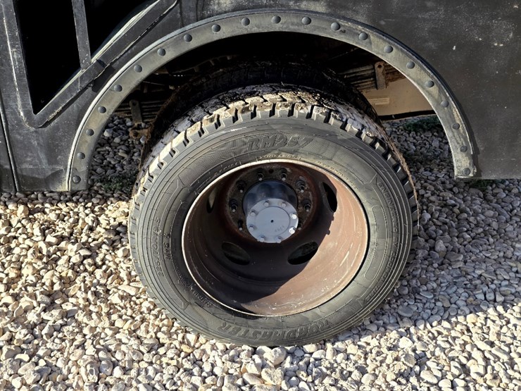 2011-ford-f550-image-14