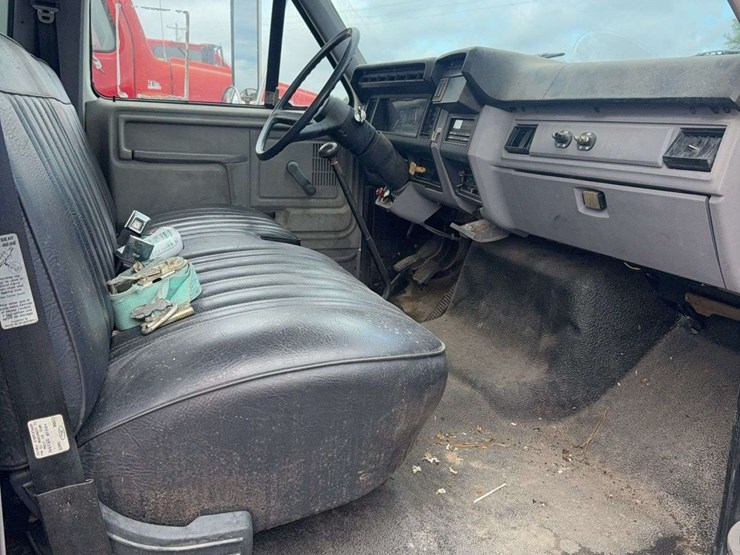 1995-ford-f800-image-5