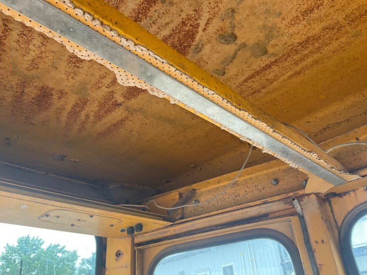 john-deere-444-image-30