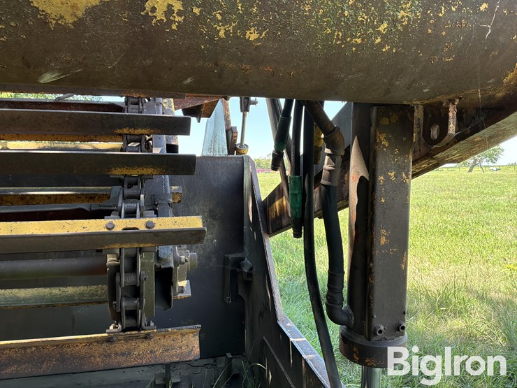 soil-mover-90-e-pull-type-scraper-image-9