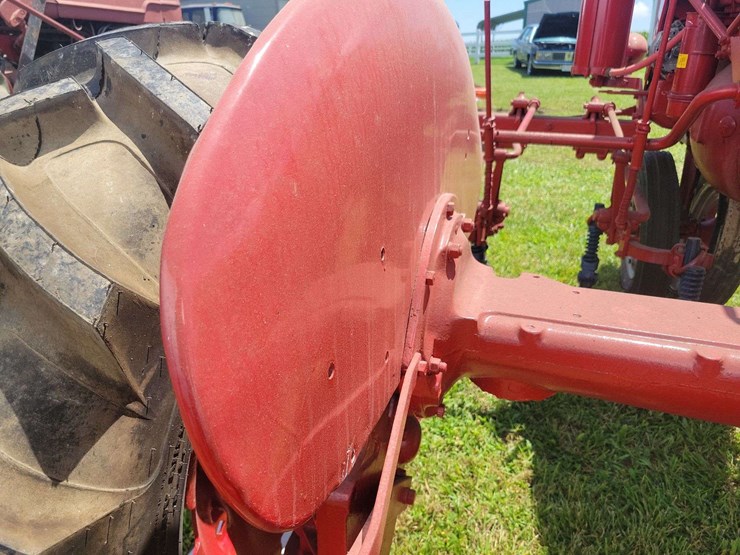 1947-farmall-b-with-mounted-cultivator-image-20