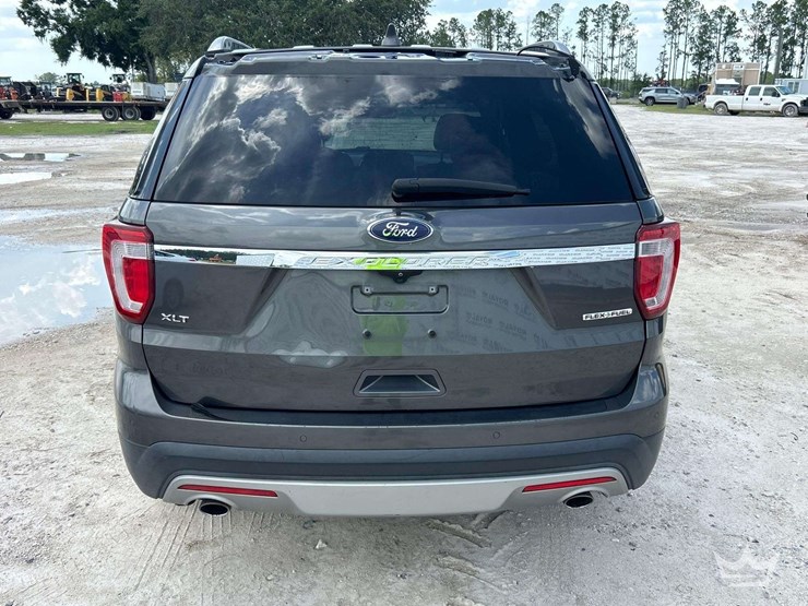 2016-ford-explorer-xlt-image-25