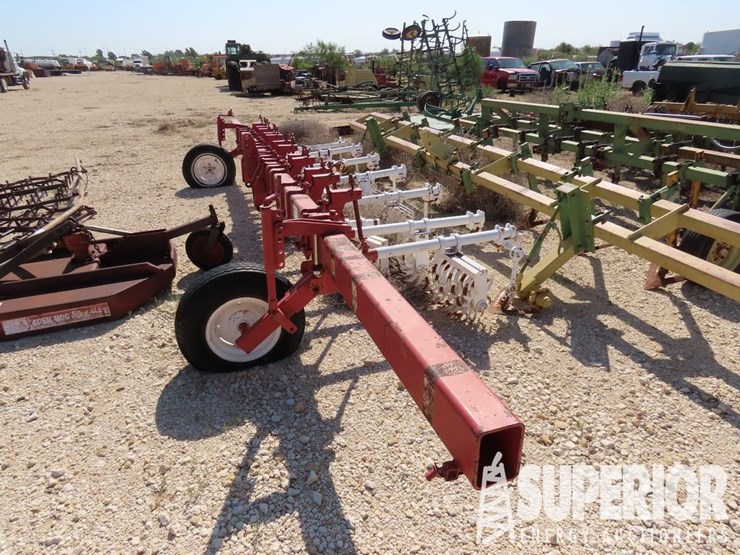 massey-ferguson-8-image-1