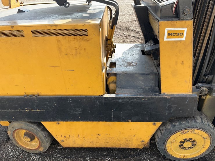 caterpillar-mc30-image-30