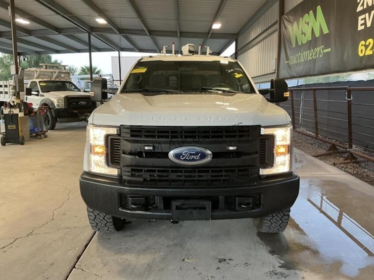 2019-ford-f350-image-3