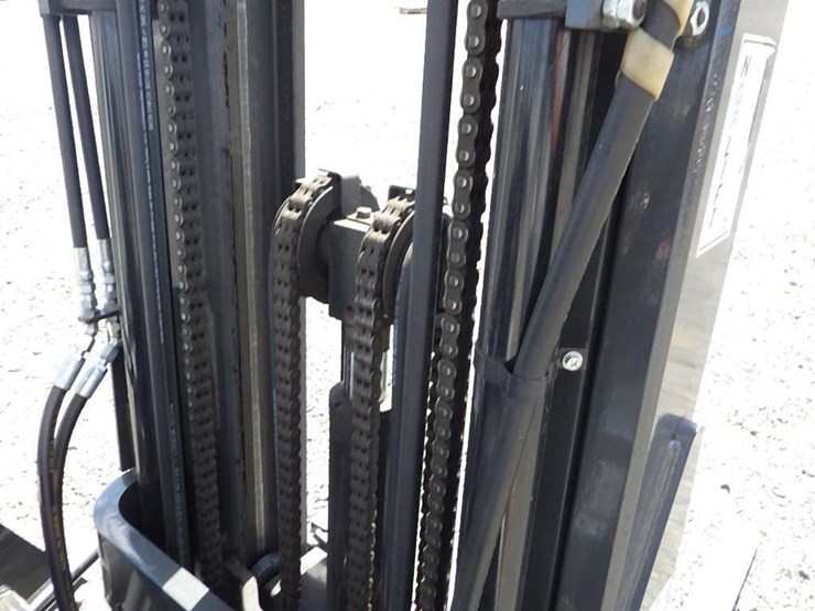 unicarriers-mcp1f2a25lv-forklift-image-23