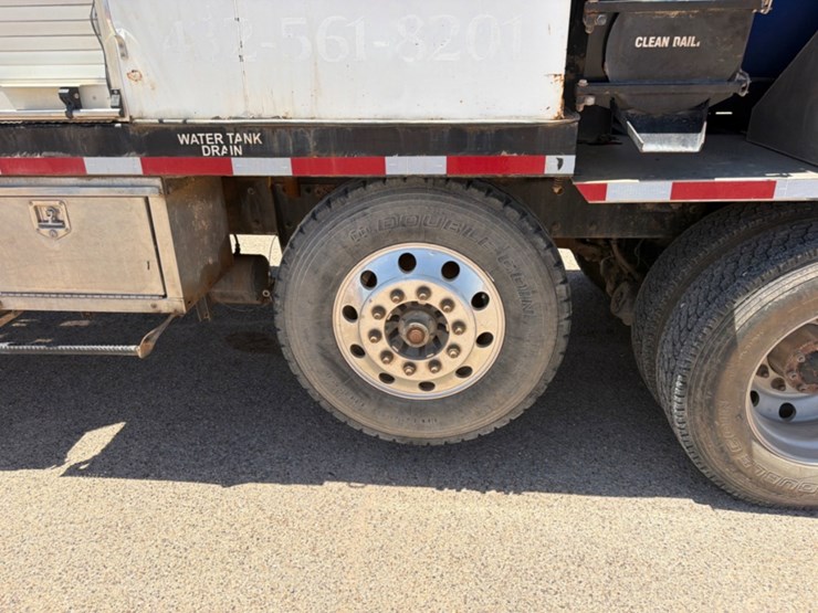 2019-kenworth-t880-image-17