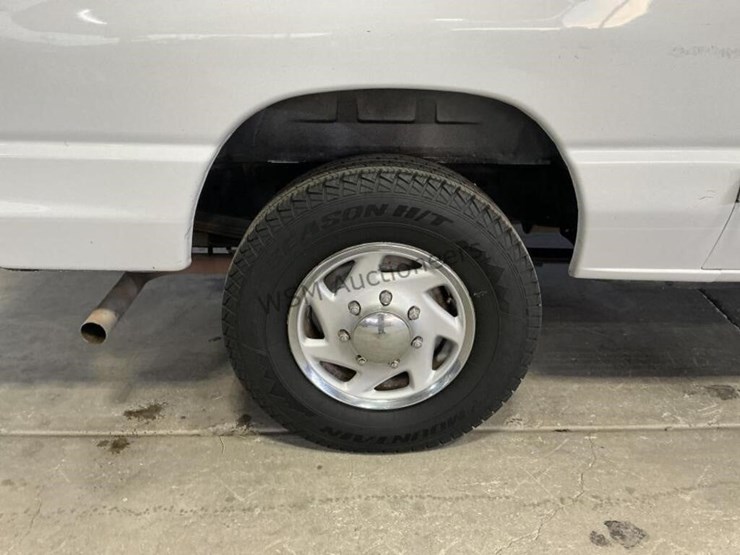 2009-ford-cargo-image-8