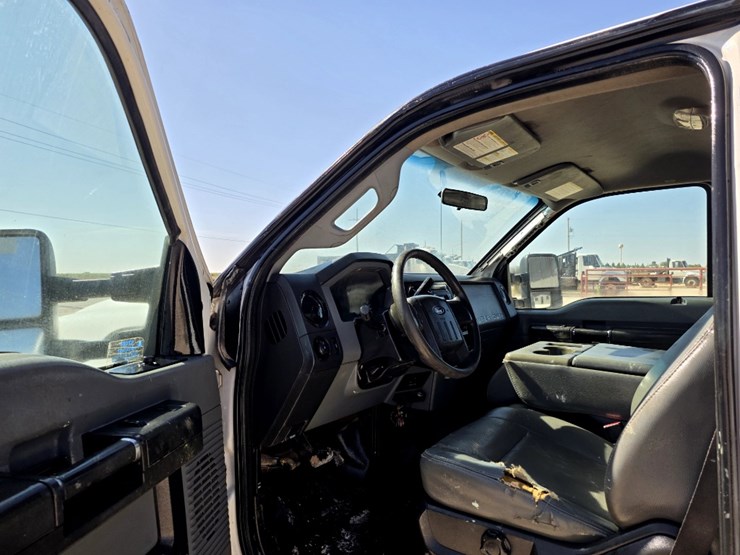 2011-ford-f550-image-9