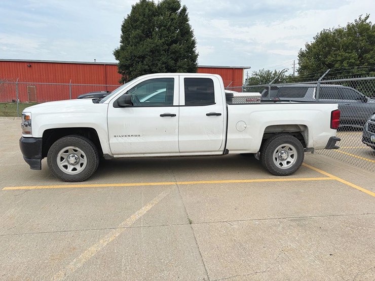 2019-chevrolet-silverado-1500-image-1