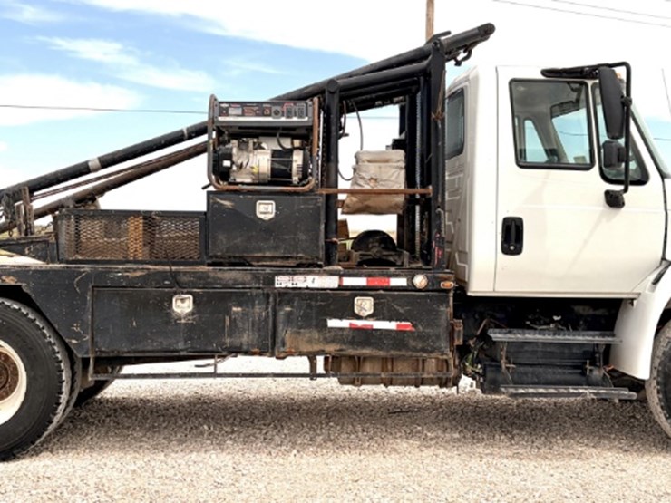 2019-international-durastar-4300-image-8