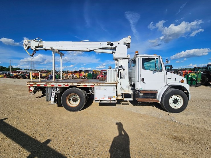2002-freightliner-fl80-image-6