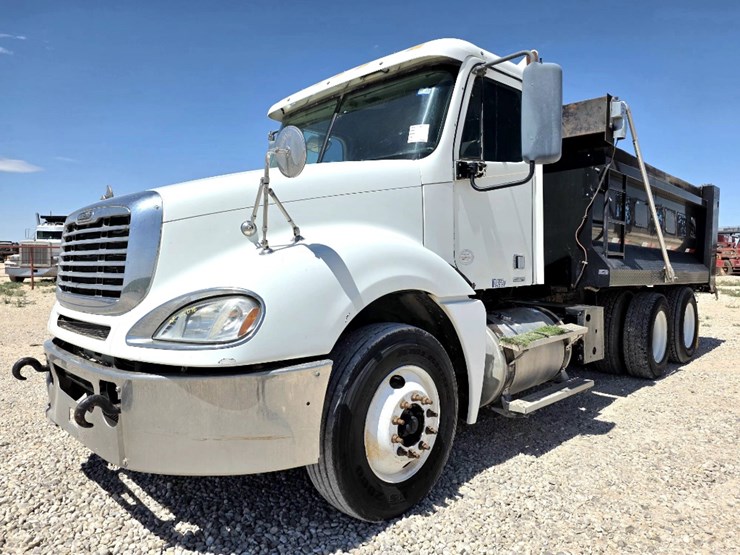 2008-freightliner-columbia-120-image-1