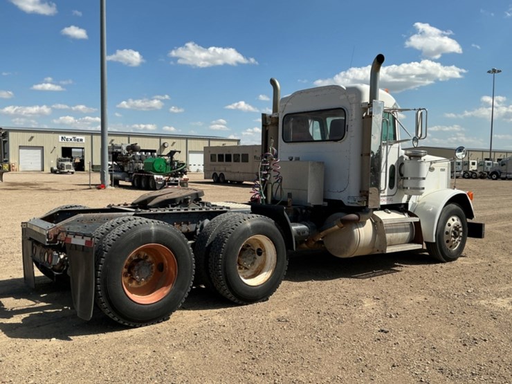 2000-peterbilt-379-image-5