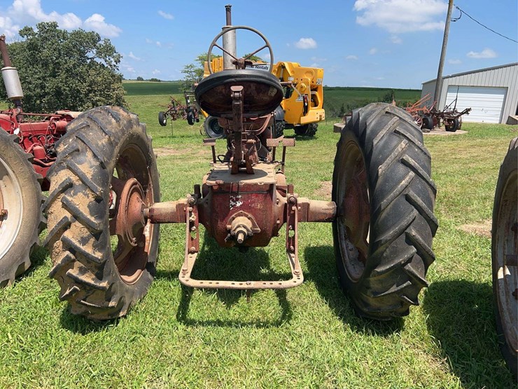 1943-farmall-m-image-3
