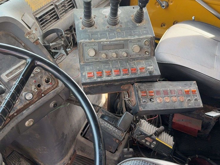 1993-ford-l-image-16