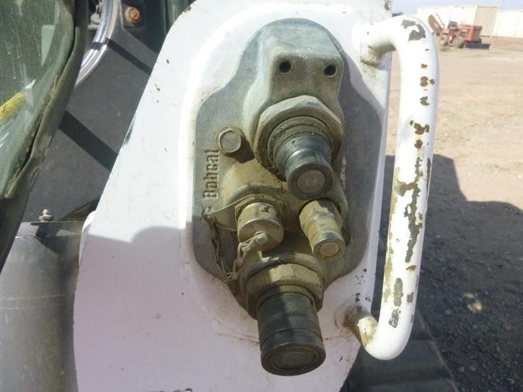 2020-bobcat-t770-image-16