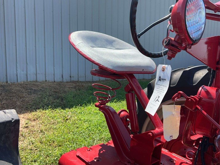 1953-farmall-super-h-image-16