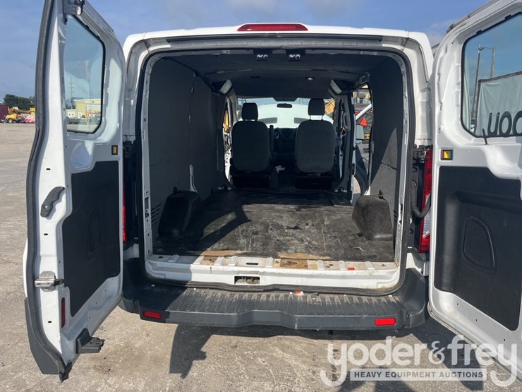 2015-ford-transit-image-13