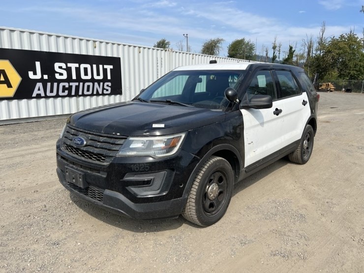 2016-ford-explorer-image-1