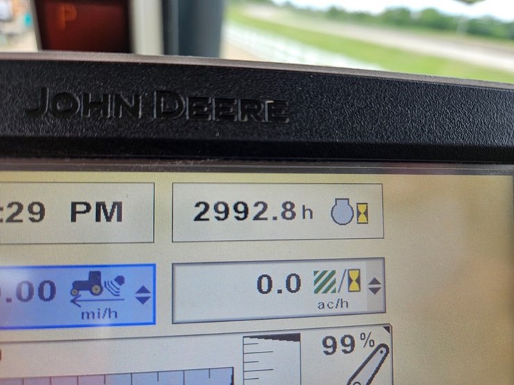 2013-john-deere-8335r-image-40