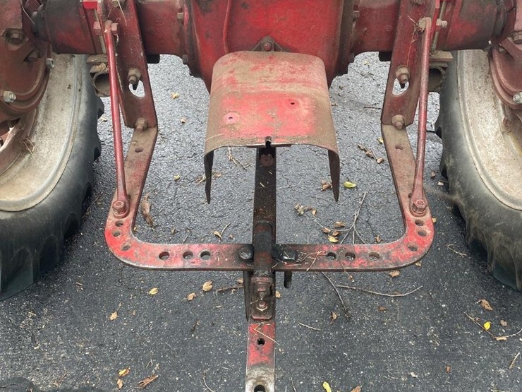 #6067-•-1948-farmall-h-tractor-image-17