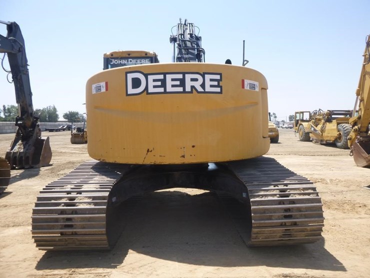 2011-deere-225d-lc-image-28