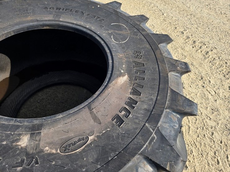 #59-•-alliance-agriflex-+372-750/65r26-tire-image-4