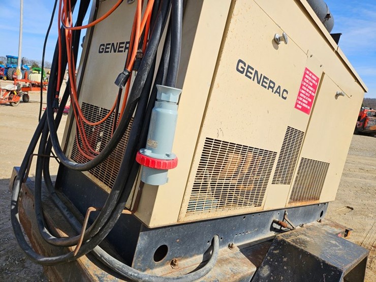 #116-•-generac-towable-diesel-generator-image-13