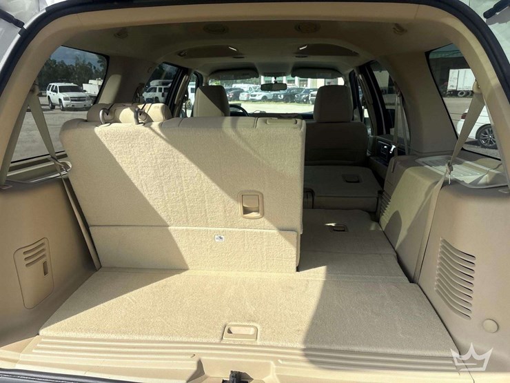 2016-ford-expedition-image-12