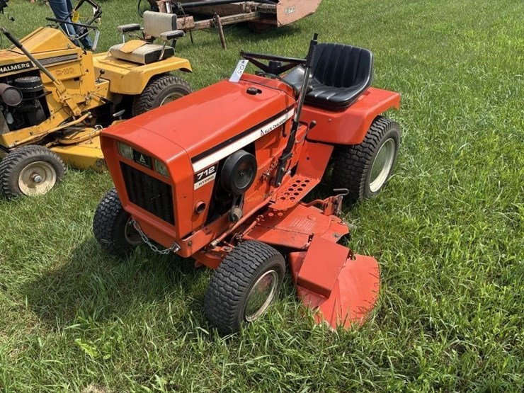 allis-chalmers-712-hydro-lawn-tractor-image-2