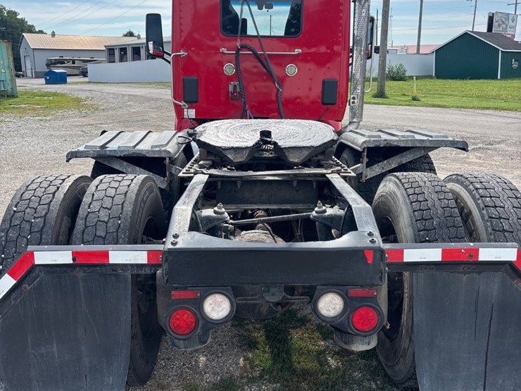 2019-peterbilt-579-image-4
