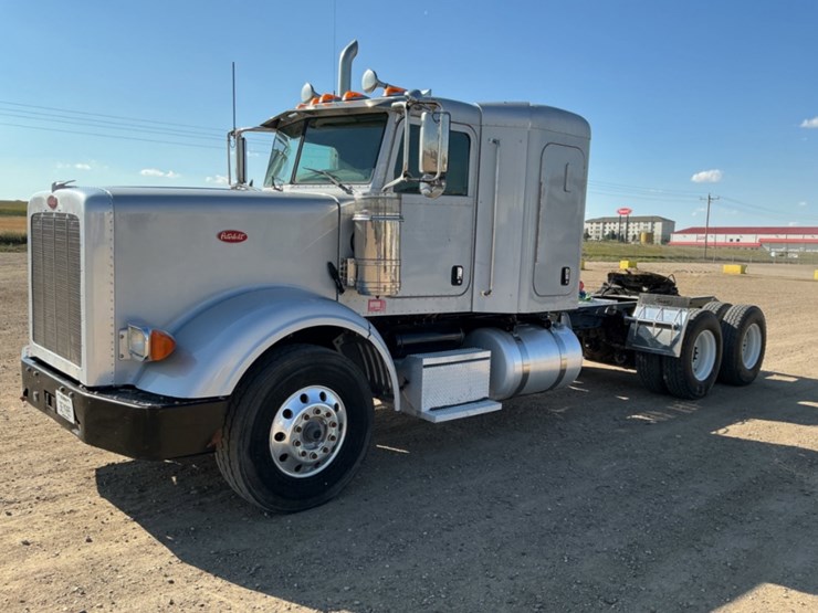 2015-peterbilt-367-image-1