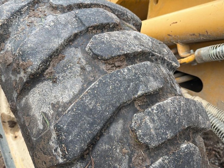 1990-deere-444e-image-33