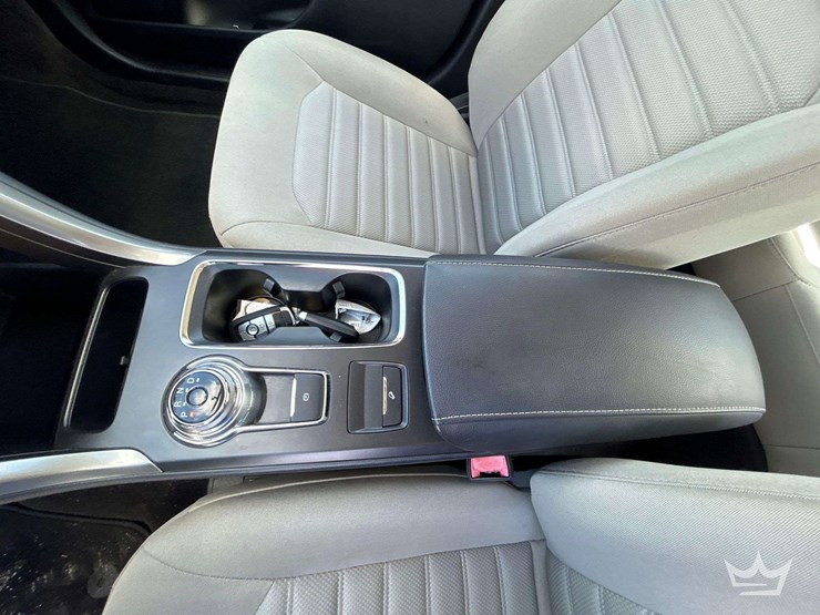 2018-ford-fusion-sedan-image-14