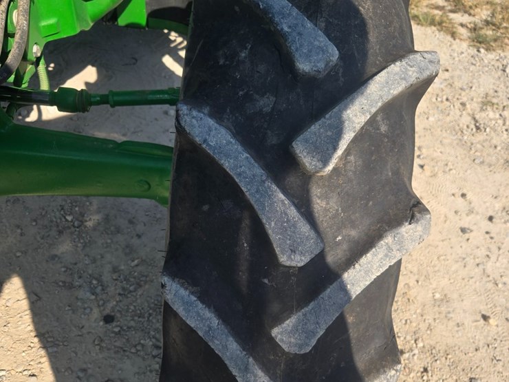 2024-john-deere-5075e-image-62