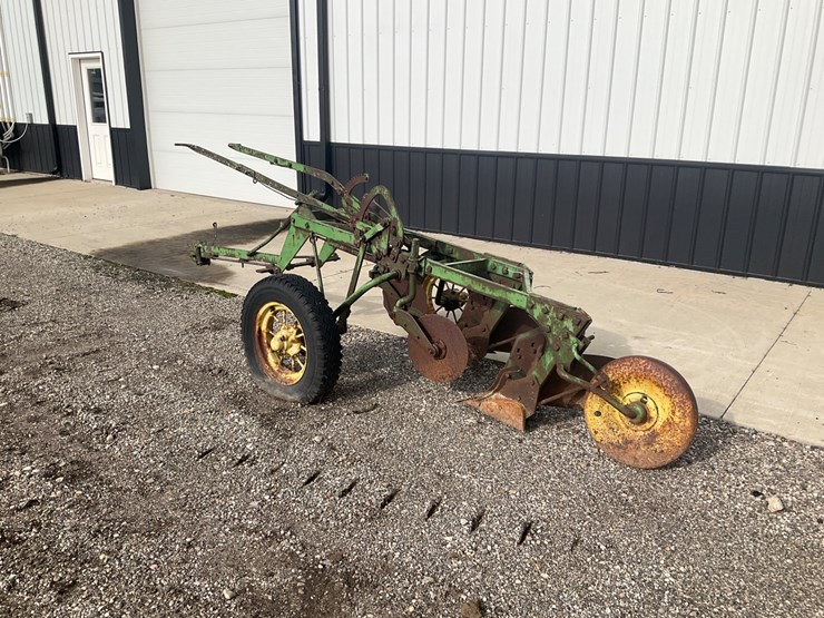 #5308-•-2-bottom-pull-type-moldboard-plow-image-2