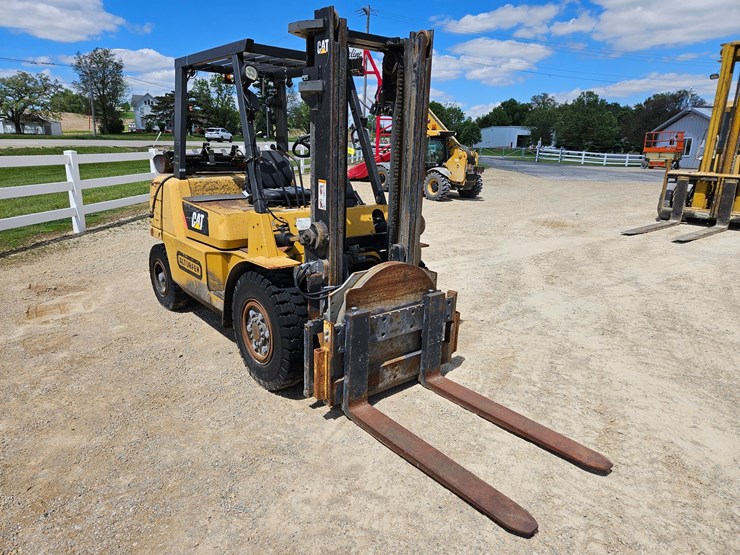 #126-•-cat-gp40k2-single-stage-fork-lift-image-7