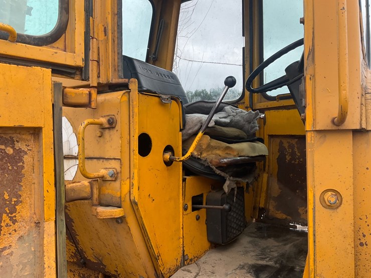 john-deere-444-image-23