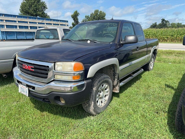 2005-gmc-1500-image-1
