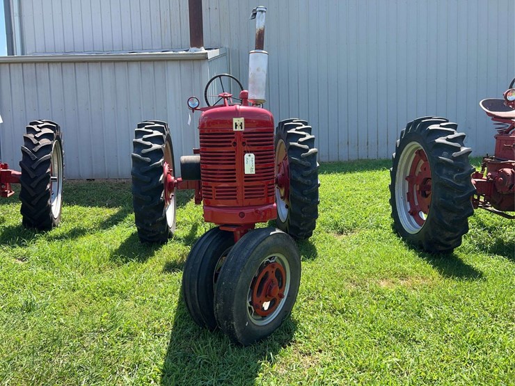 1953-farmall-super-h-image-2