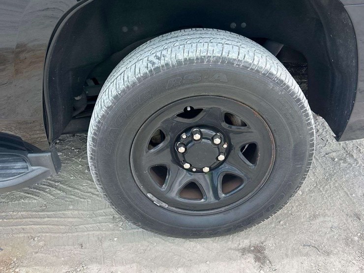 2018-chevrolet-tahoe-image-30