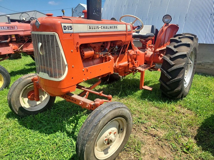 1960-allis-chalmers-d15-series-ii-image-1