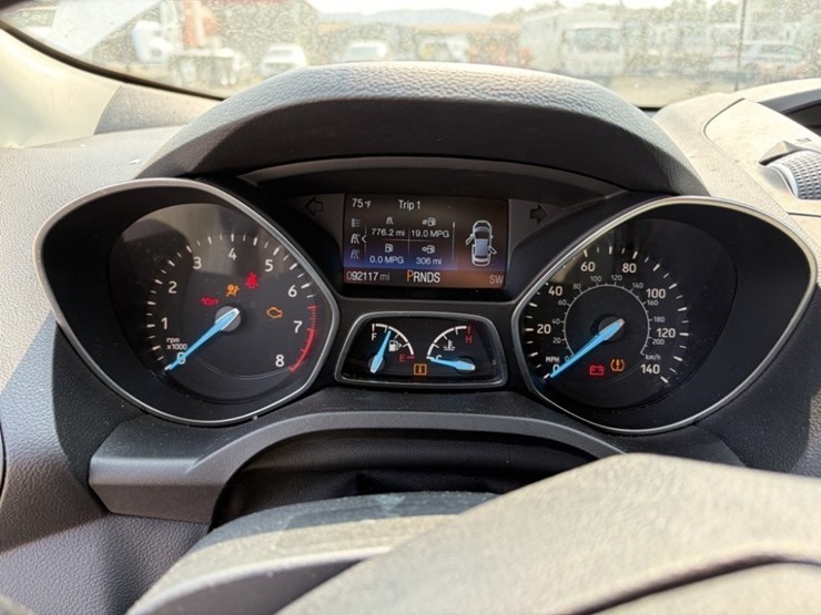 2018-ford-escape-se-image-24