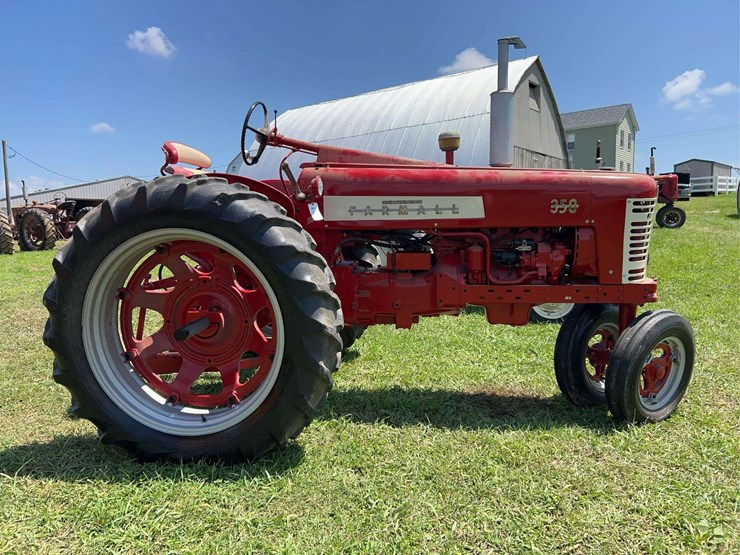 1957-farmall-350-image-16