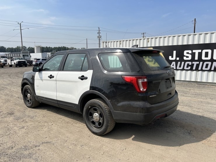 2016-ford-explorer-image-6