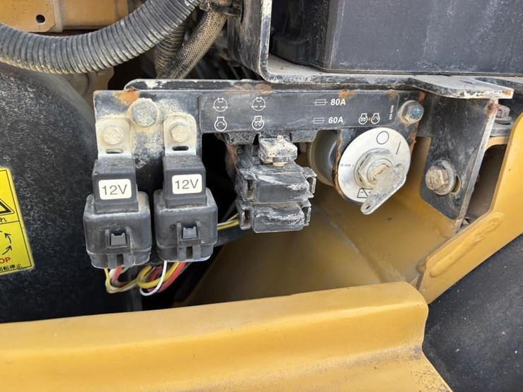 2014-caterpillar-907h2-image-47