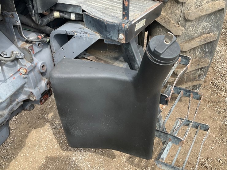 new-holland-ts100-image-18